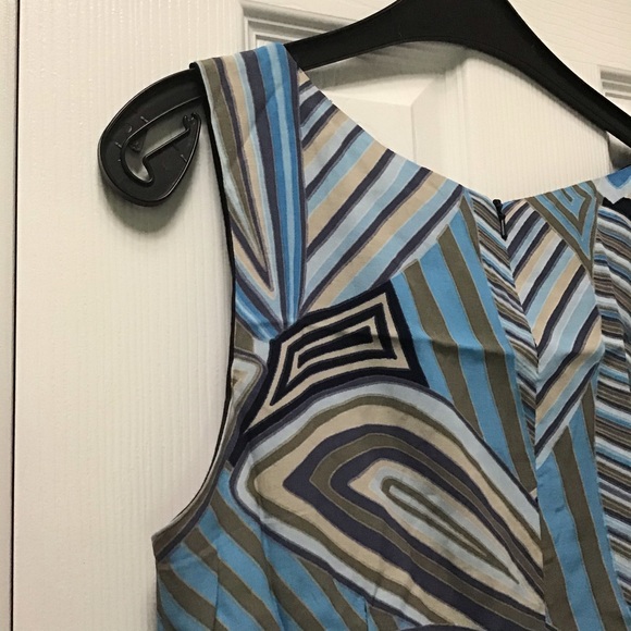 Dress - Picture 7 of 16